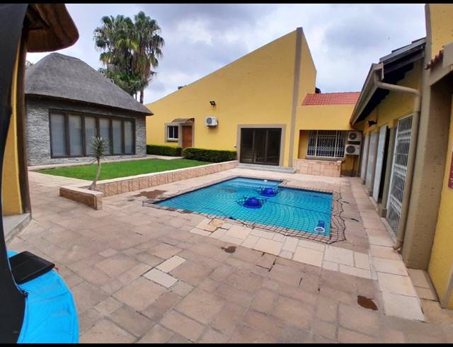 870M² BED & BREAKFAST FOR SALE IN SAFARI GARDENS